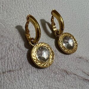 Vintage LCI Liz Claiborne Inc Gold Tone Drop/ Dangles Clip Earrings
